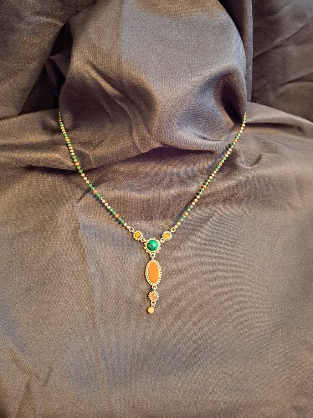 Vntg Bohemian-style beaded necklace,drop pendant accented w/green &orange stone